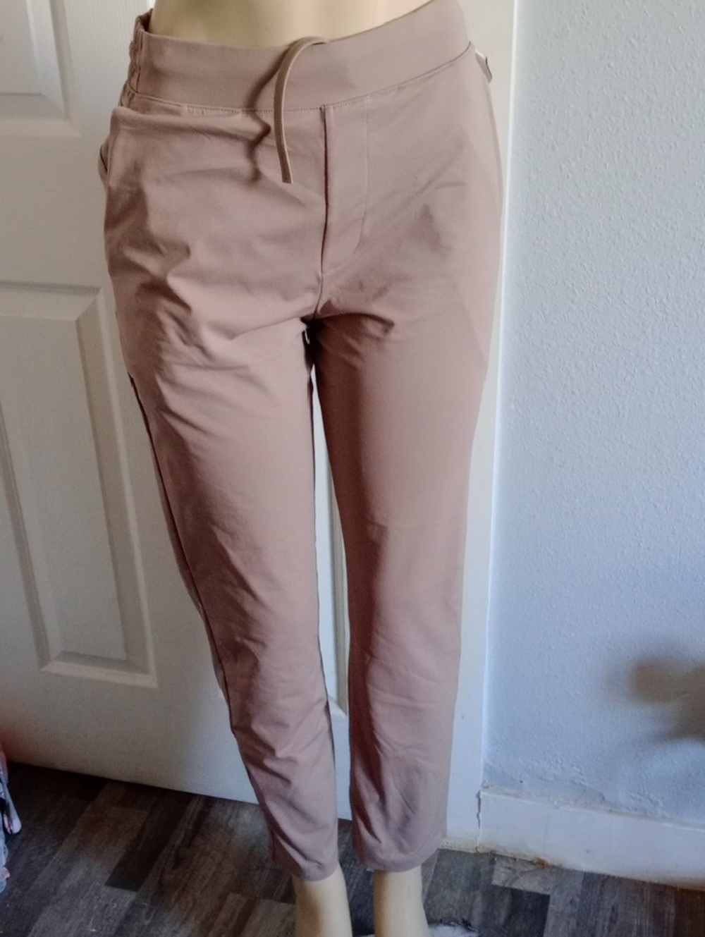 Uniqlo Slim Stretch Chinos in Dusty Rose